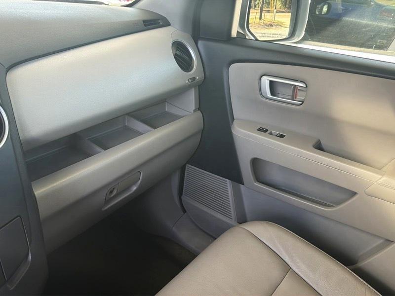Honda Pilot Touring 4WD 5-Spd AT with DVD 2015