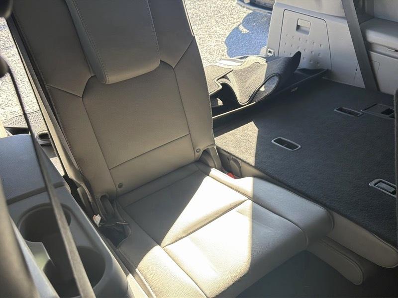 Honda Pilot Touring 4WD 5-Spd AT with DVD 2015