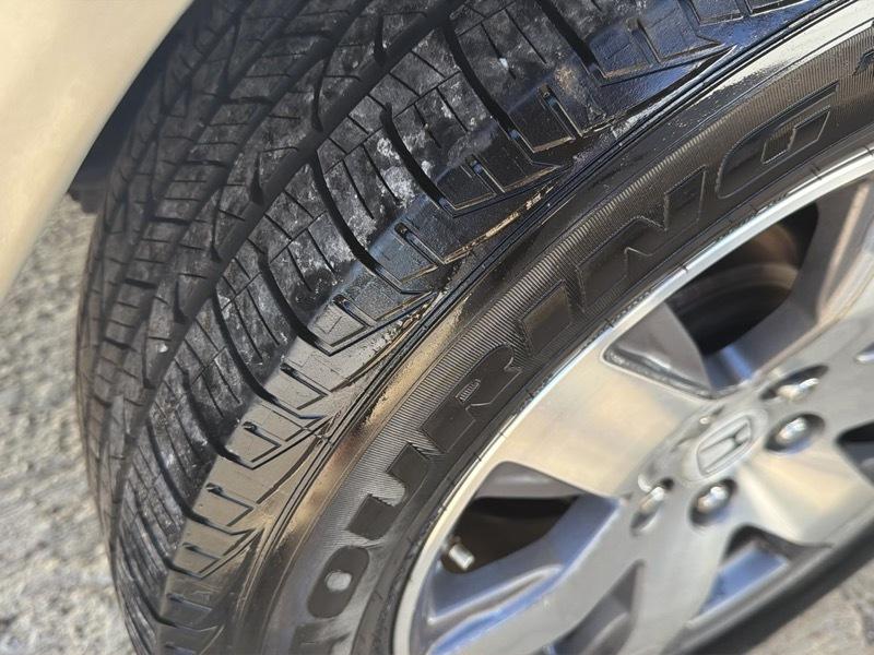 Honda Pilot Touring 4WD 5-Spd AT with DVD 2015