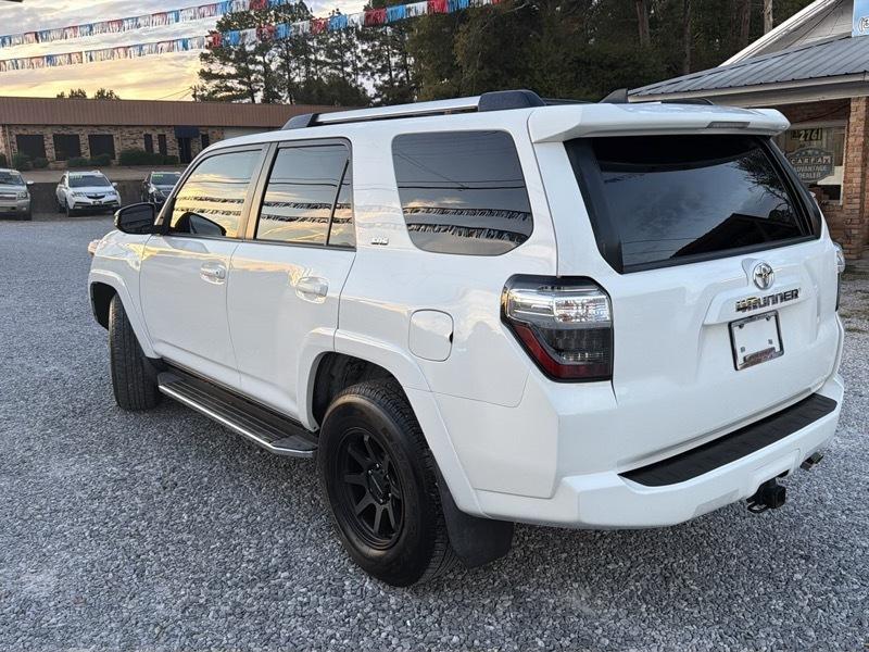 Toyota 4Runner SR5 2WD 2019