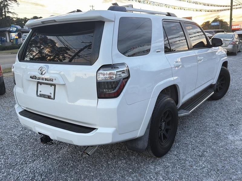 Toyota 4Runner SR5 2WD 2019