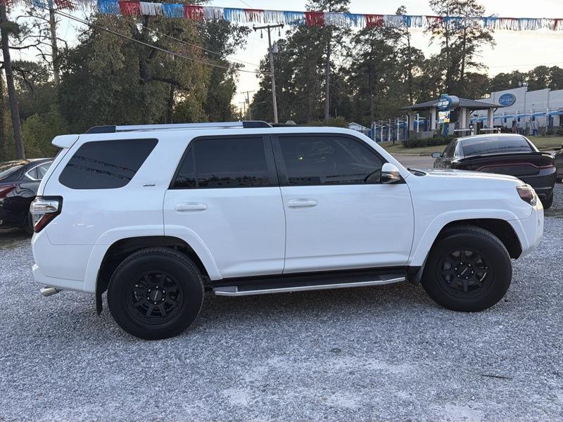 Toyota 4Runner SR5 2WD 2019