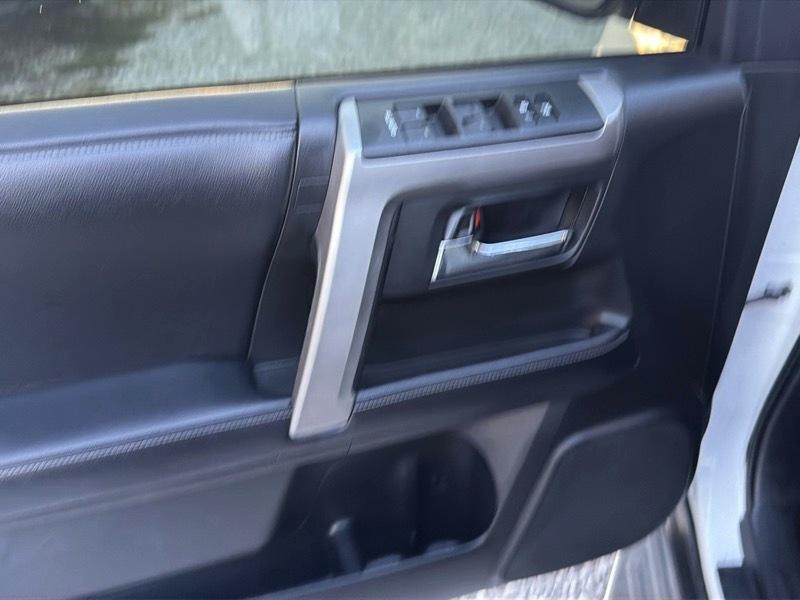 Toyota 4Runner SR5 2WD 2019