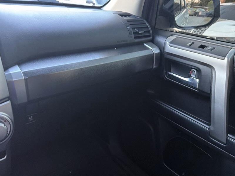 Toyota 4Runner SR5 2WD 2019