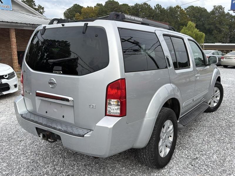 Nissan Pathfinder LE 4WD 2006