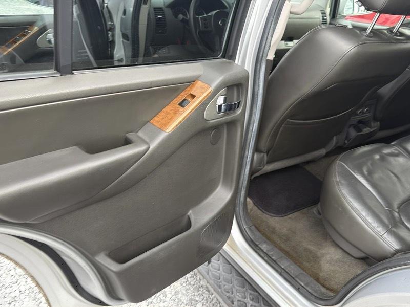 Nissan Pathfinder LE 4WD 2006