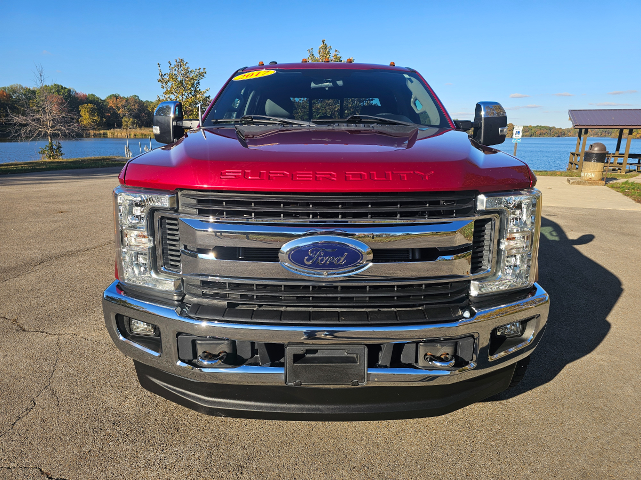 Ford Super Duty F-250 SRW XLT 4WD Crew Cab 8' Box 2017 Ford Super Duty F-250 SRW XLT 4WD Crew Cab 8' Box 2017