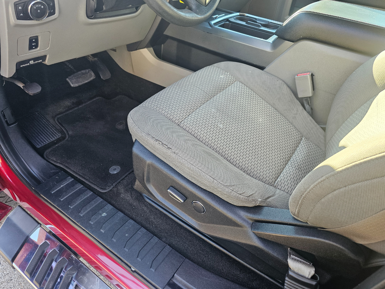 Ford Super Duty F-250 SRW XLT 4WD Crew Cab 8' Box 2017 Ford Super Duty F-250 SRW XLT 4WD Crew Cab 8' Box 2017