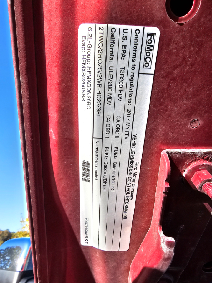 Ford Super Duty F-250 SRW XLT 4WD Crew Cab 8' Box 2017 Ford Super Duty F-250 SRW XLT 4WD Crew Cab 8' Box 2017