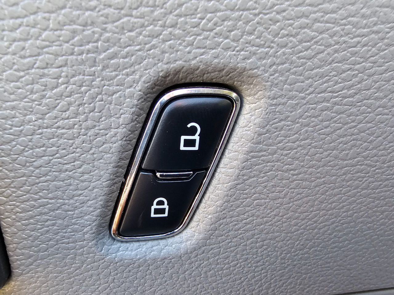 Ford Super Duty F-250 SRW XLT 4WD Crew Cab 8' Box 2017 Ford Super Duty F-250 SRW XLT 4WD Crew Cab 8' Box 2017