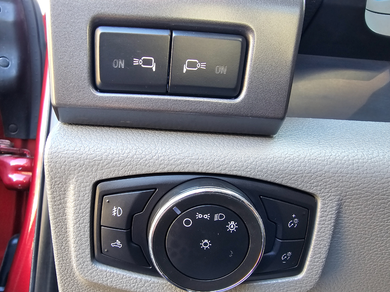 Ford Super Duty F-250 SRW XLT 4WD Crew Cab 8' Box 2017 Ford Super Duty F-250 SRW XLT 4WD Crew Cab 8' Box 2017