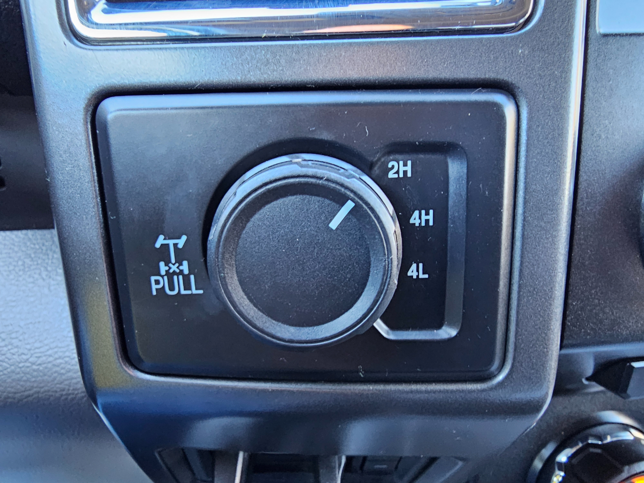 Ford Super Duty F-250 SRW XLT 4WD Crew Cab 8' Box 2017 Ford Super Duty F-250 SRW XLT 4WD Crew Cab 8' Box 2017