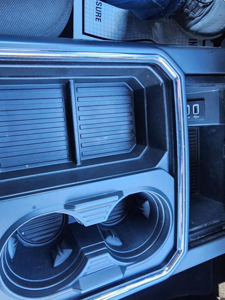 Ford Super Duty F-250 SRW XLT 4WD Crew Cab 8' Box 2017 Ford Super Duty F-250 SRW XLT 4WD Crew Cab 8' Box 2017