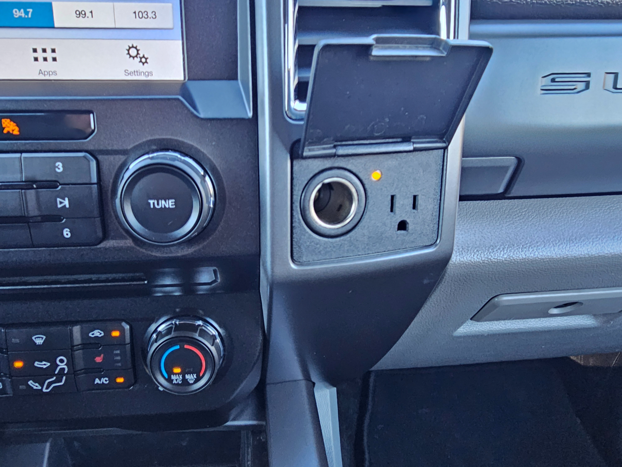 Ford Super Duty F-250 SRW XLT 4WD Crew Cab 8' Box 2017 Ford Super Duty F-250 SRW XLT 4WD Crew Cab 8' Box 2017