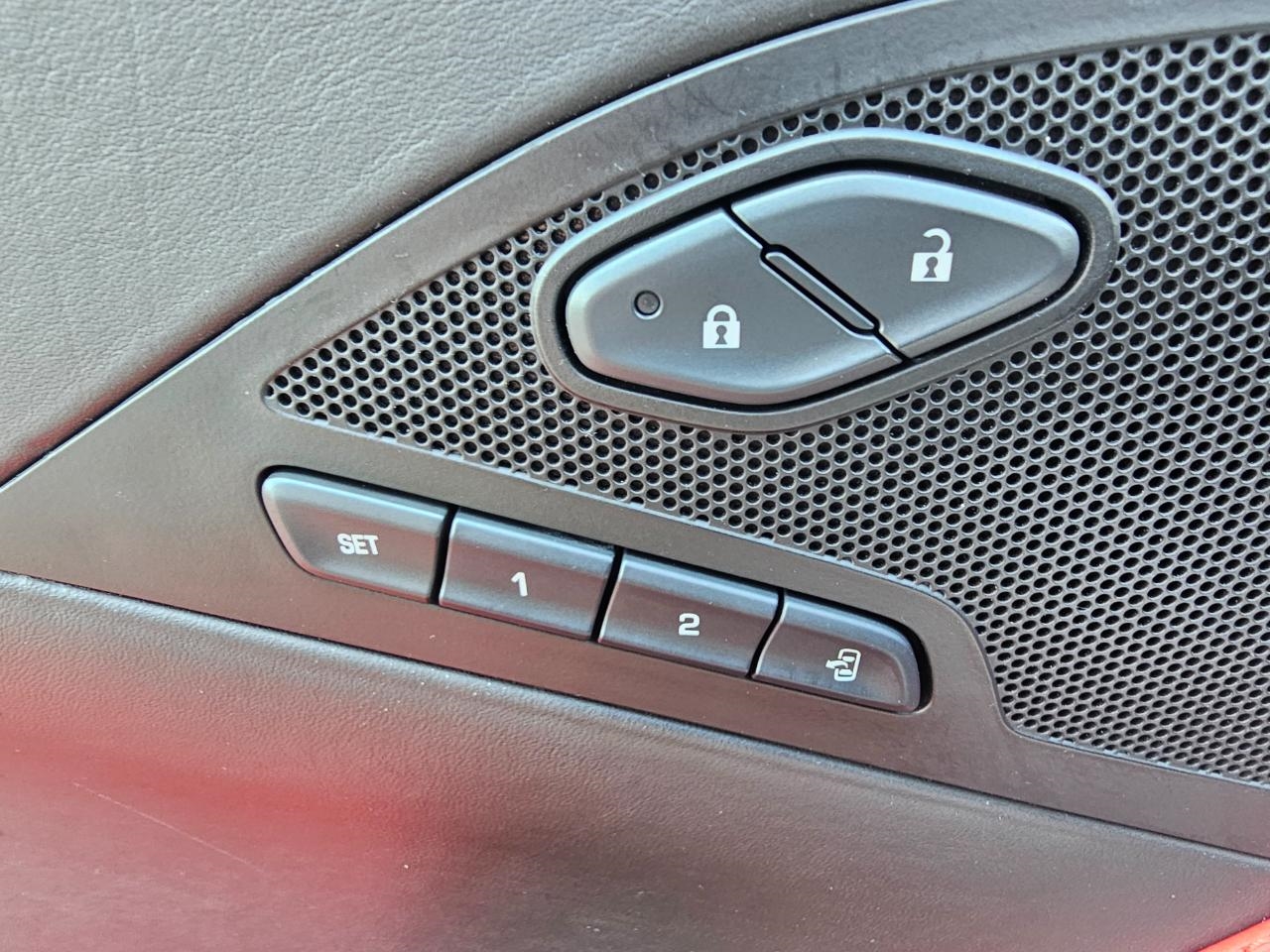 Chevrolet Corvette 2dr Stingray Z51 Cpe w/3LT 2015