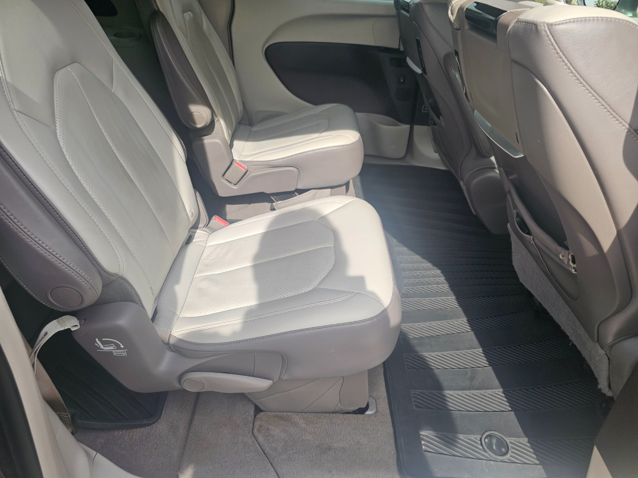 Chrysler Pacifica Touring-L Plus FWD 2017 Chrysler Pacifica Touring-L Plus FWD 2017