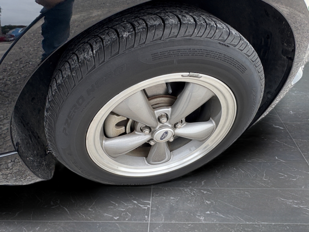 Ford MUSTANG GT  2005