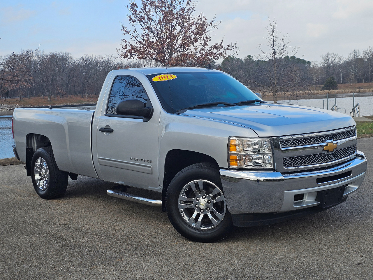 Chevrolet Silverado 1500 2WD Reg Cab 133.0" LT 2013