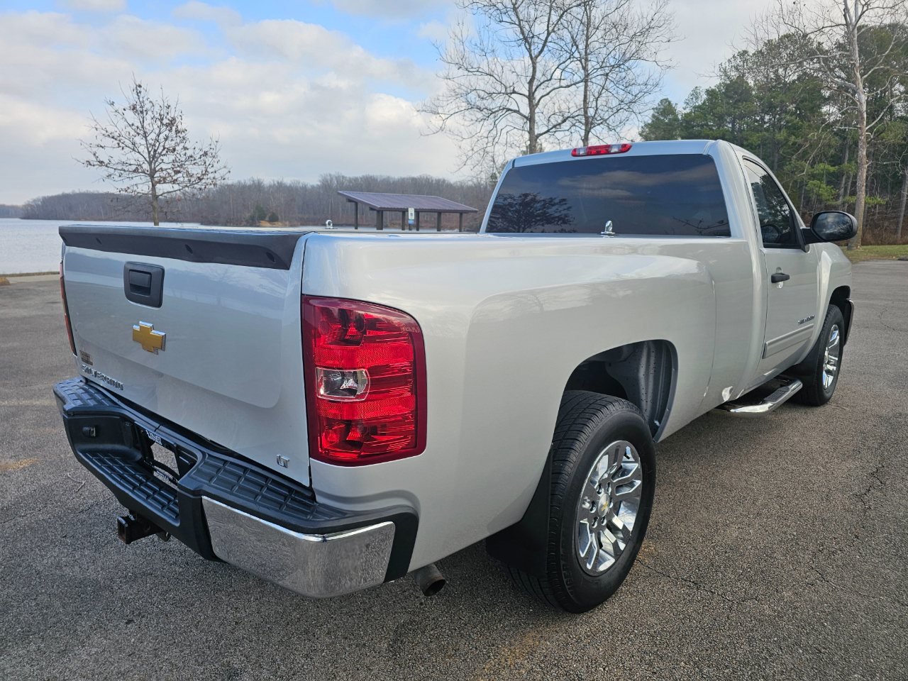 Chevrolet Silverado 1500 2WD Reg Cab 133.0" LT 2013