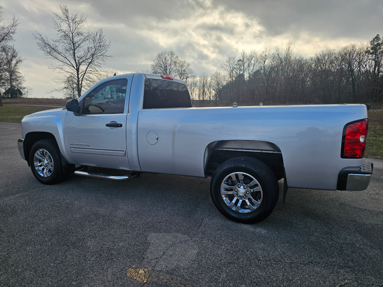 Chevrolet Silverado 1500 2WD Reg Cab 133.0" LT 2013