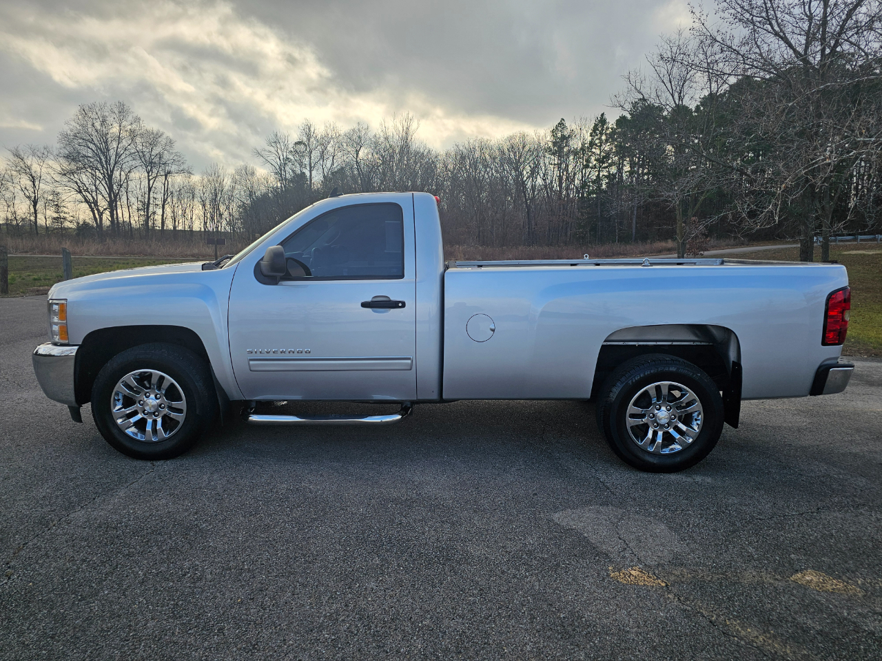 Chevrolet Silverado 1500 2WD Reg Cab 133.0" LT 2013