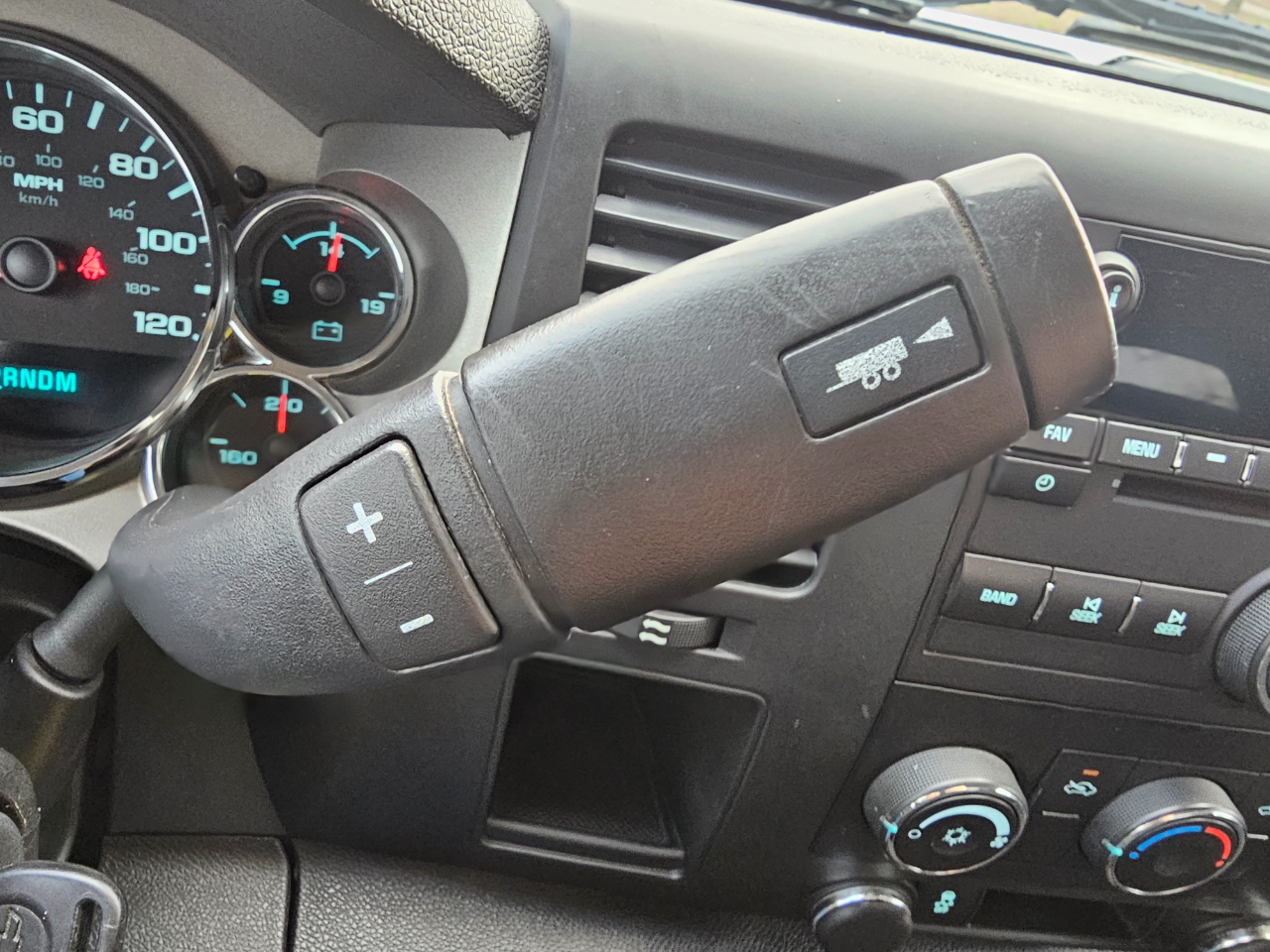 Chevrolet Silverado 1500 2WD Reg Cab 133.0" LT 2013