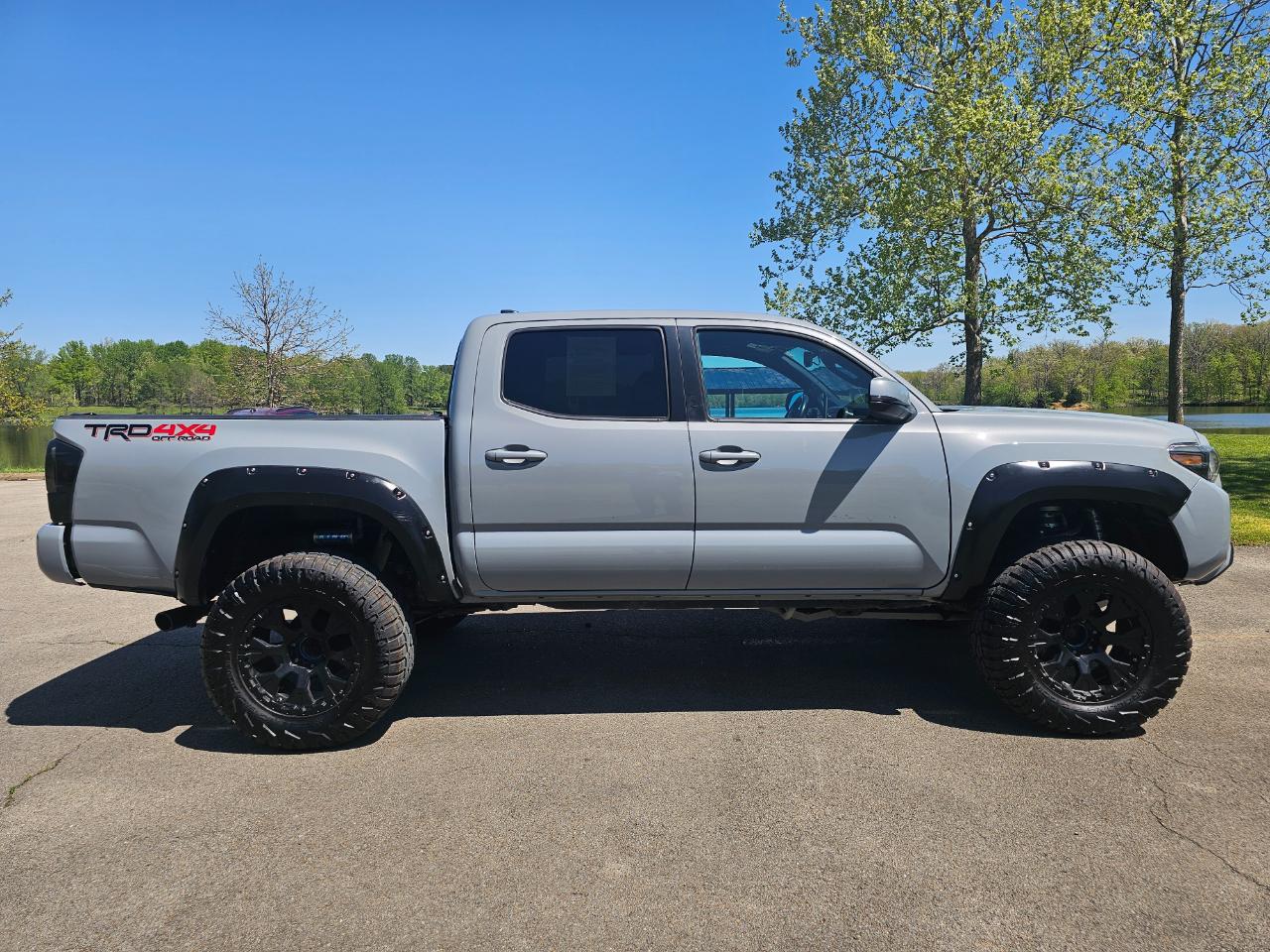 Toyota Tacoma 4WD TRD Off Road Double Cab 5' Bed V6 MT (Natl) 2019