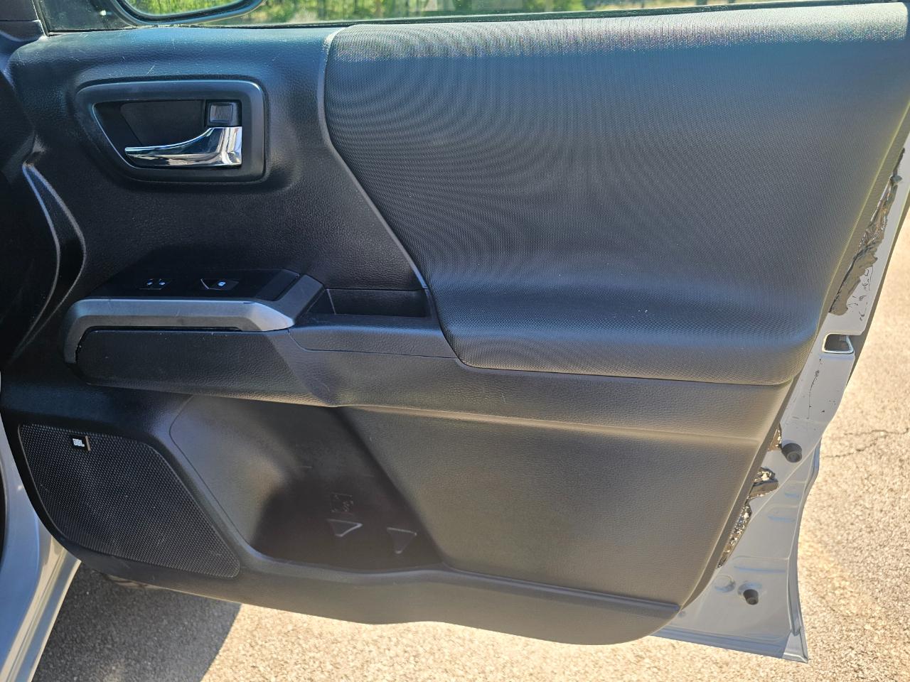 Toyota Tacoma 4WD TRD Off Road Double Cab 5' Bed V6 MT (Natl) 2019