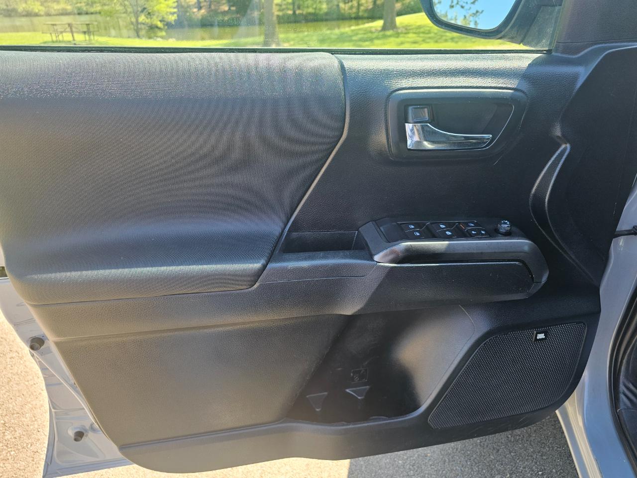 Toyota Tacoma 4WD TRD Off Road Double Cab 5' Bed V6 MT (Natl) 2019