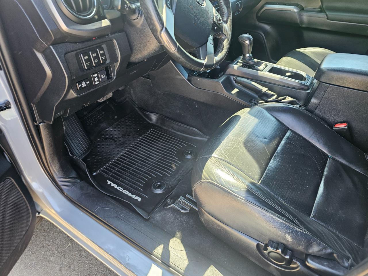 Toyota Tacoma 4WD TRD Off Road Double Cab 5' Bed V6 MT (Natl) 2019