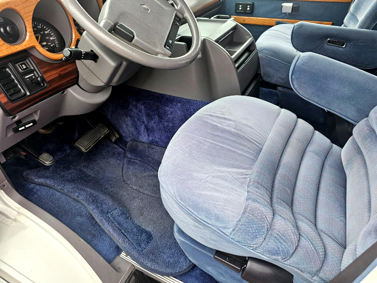 Dodge Ram Van B250 109" WB 1994