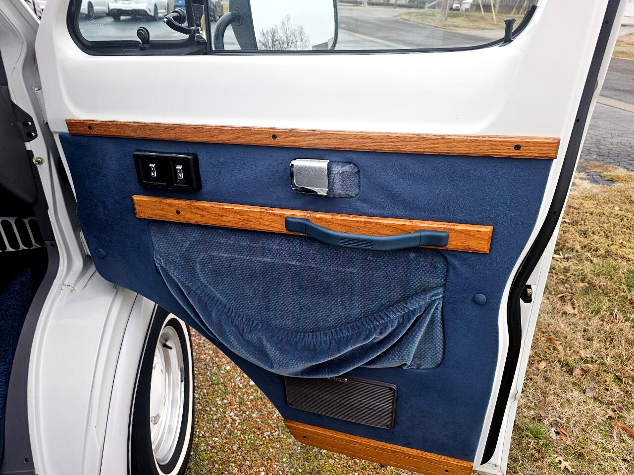 Dodge Ram Van B250 109" WB 1994