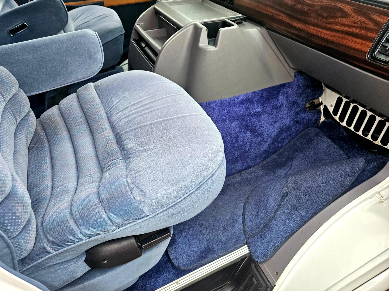 Dodge Ram Van B250 109" WB 1994