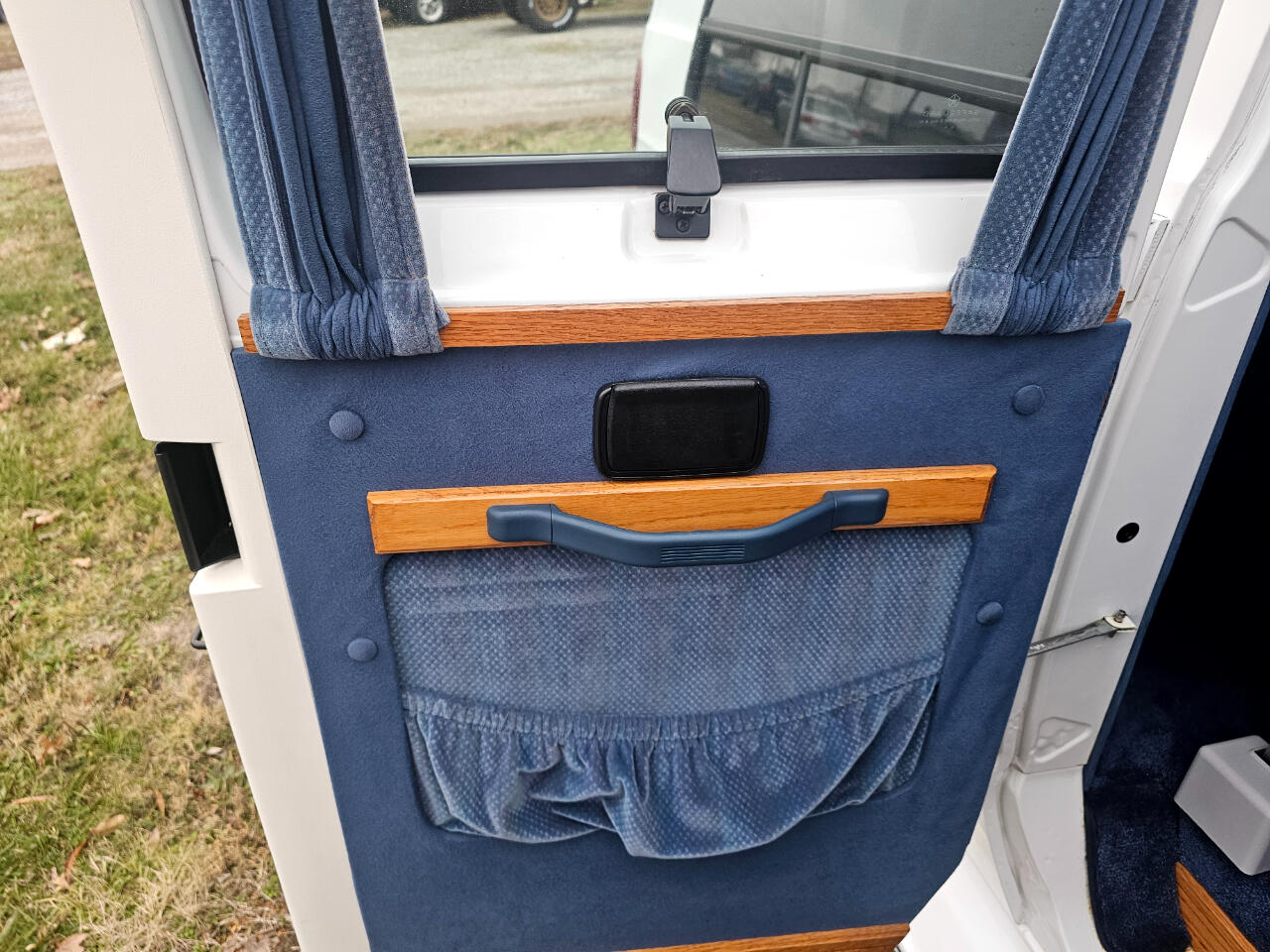 Dodge Ram Van B250 109" WB 1994