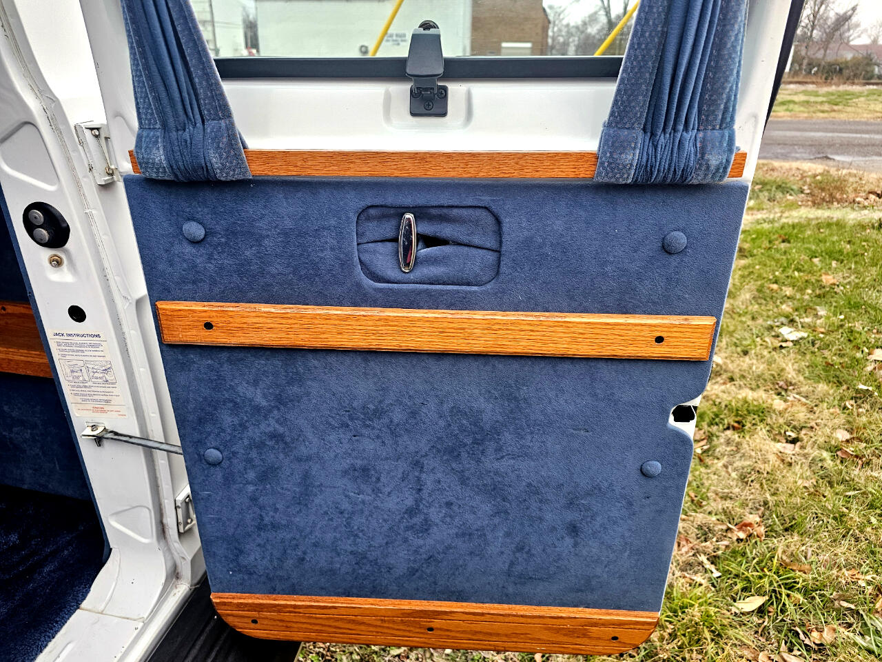 Dodge Ram Van B250 109" WB 1994