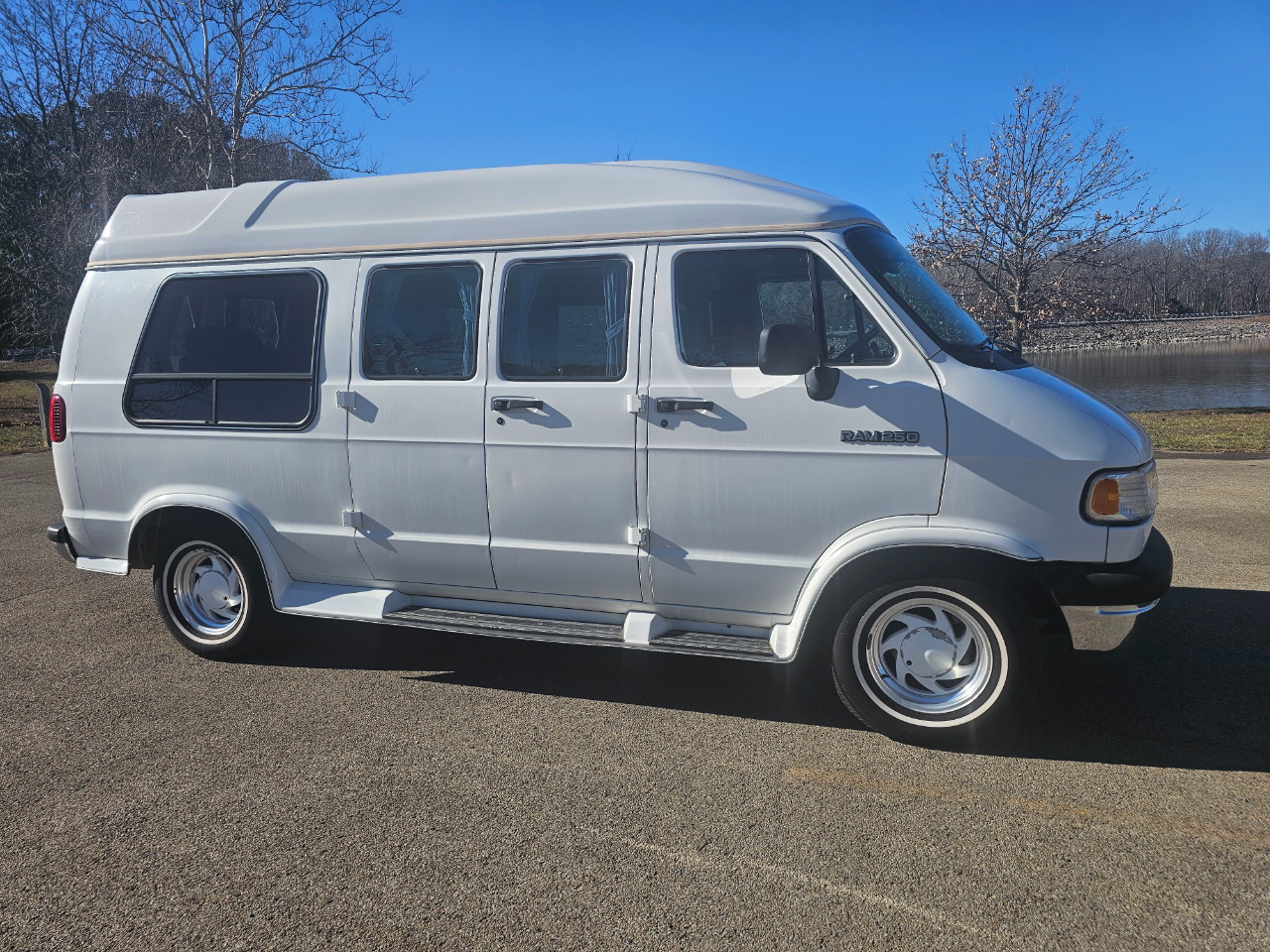 Dodge Ram Van B250 109" WB 1994