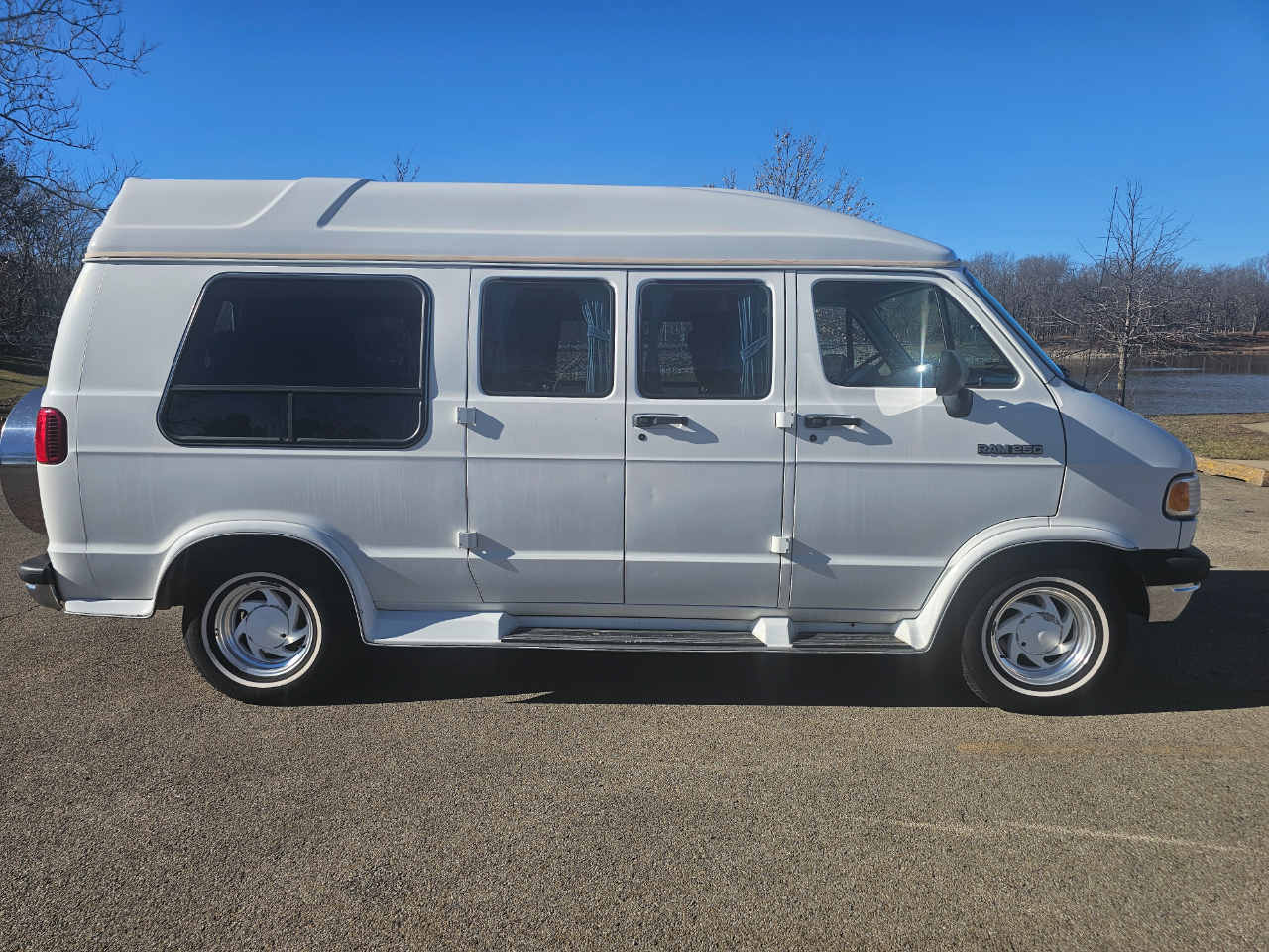 Dodge Ram Van B250 109" WB 1994