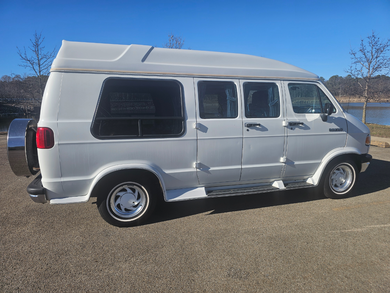 Dodge Ram Van B250 109" WB 1994