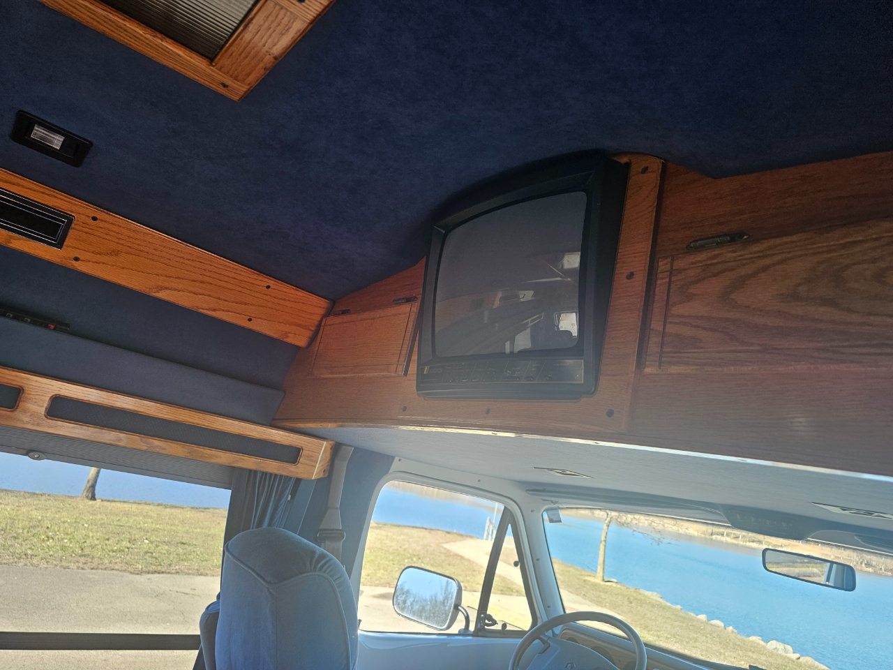 Dodge Ram Van B250 109" WB 1994