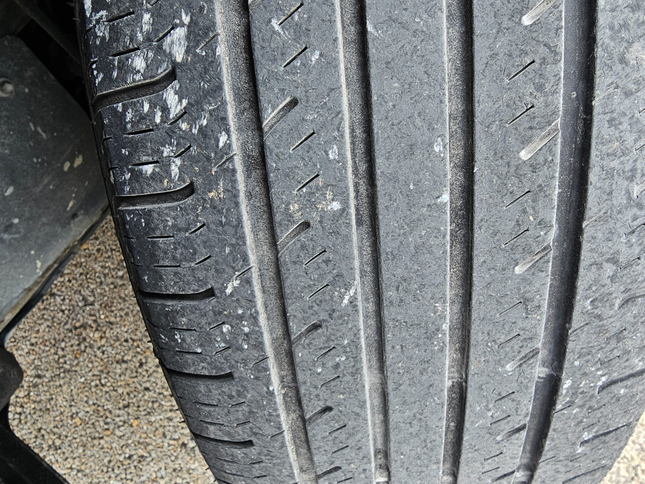 Toyota RAV4 LE AWD (Natl) 2020