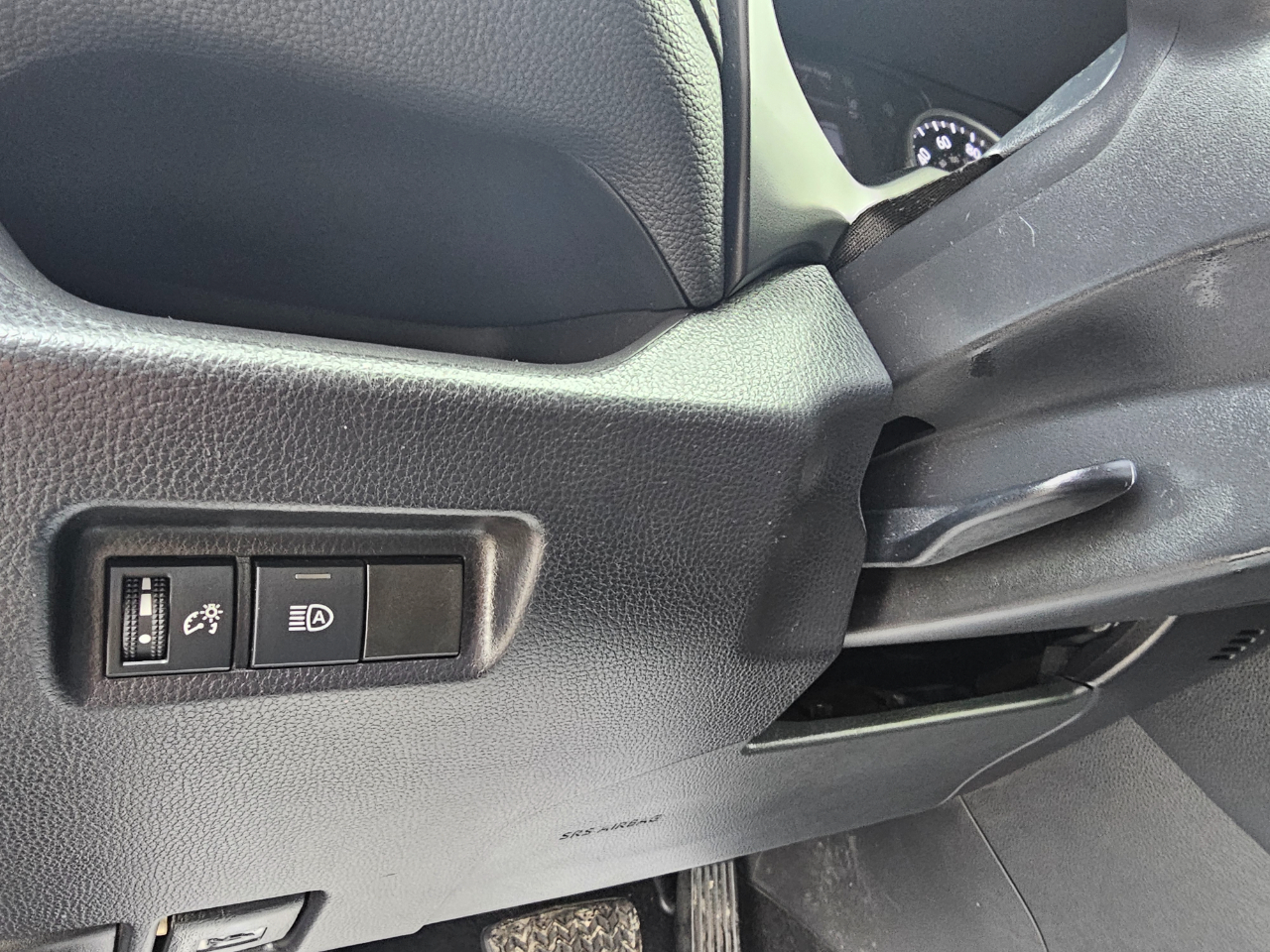 Toyota RAV4 LE AWD (Natl) 2020