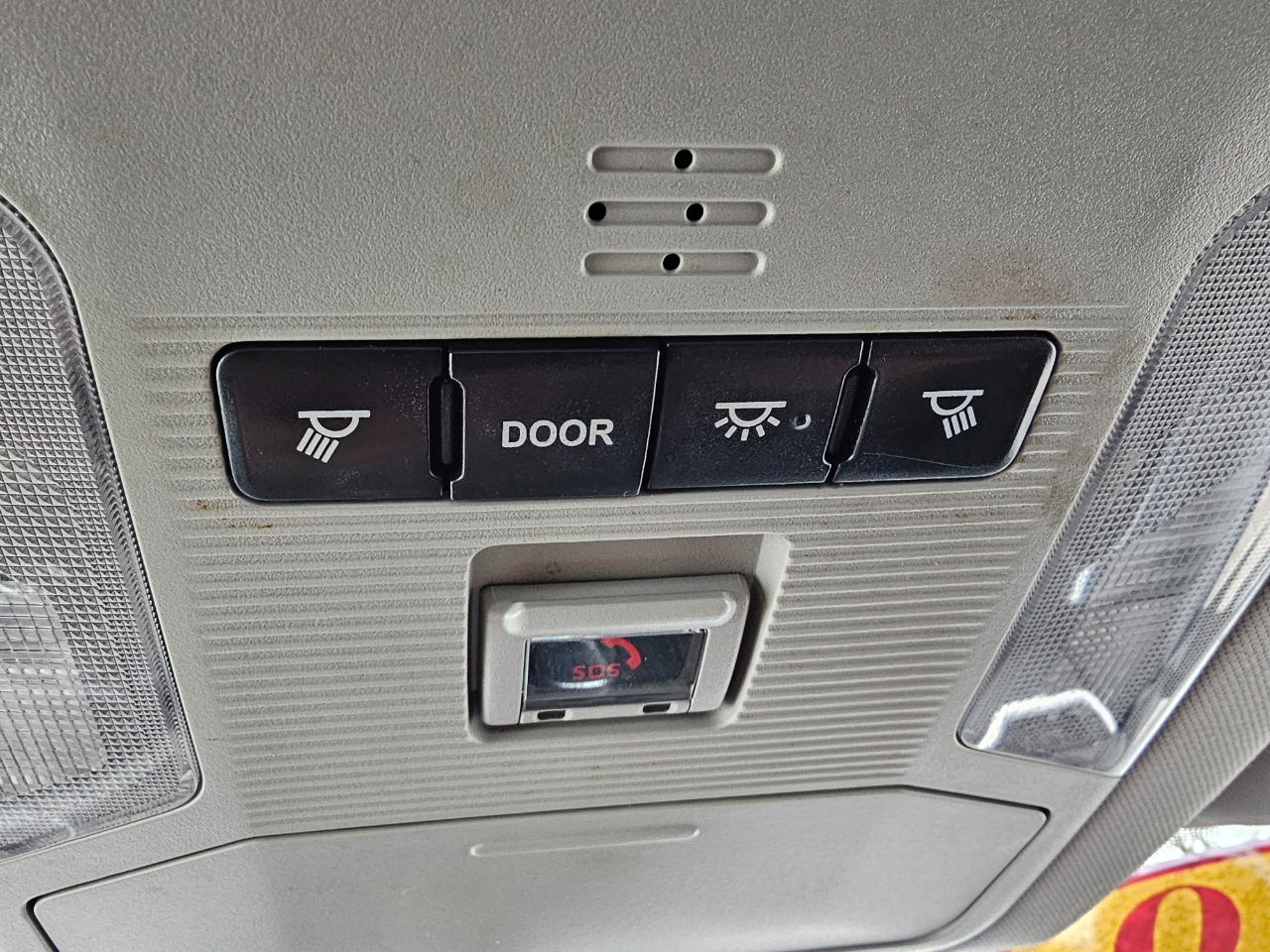 Toyota RAV4 LE AWD (Natl) 2020