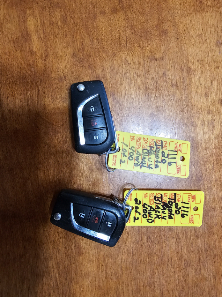 Toyota RAV4 LE AWD (Natl) 2020