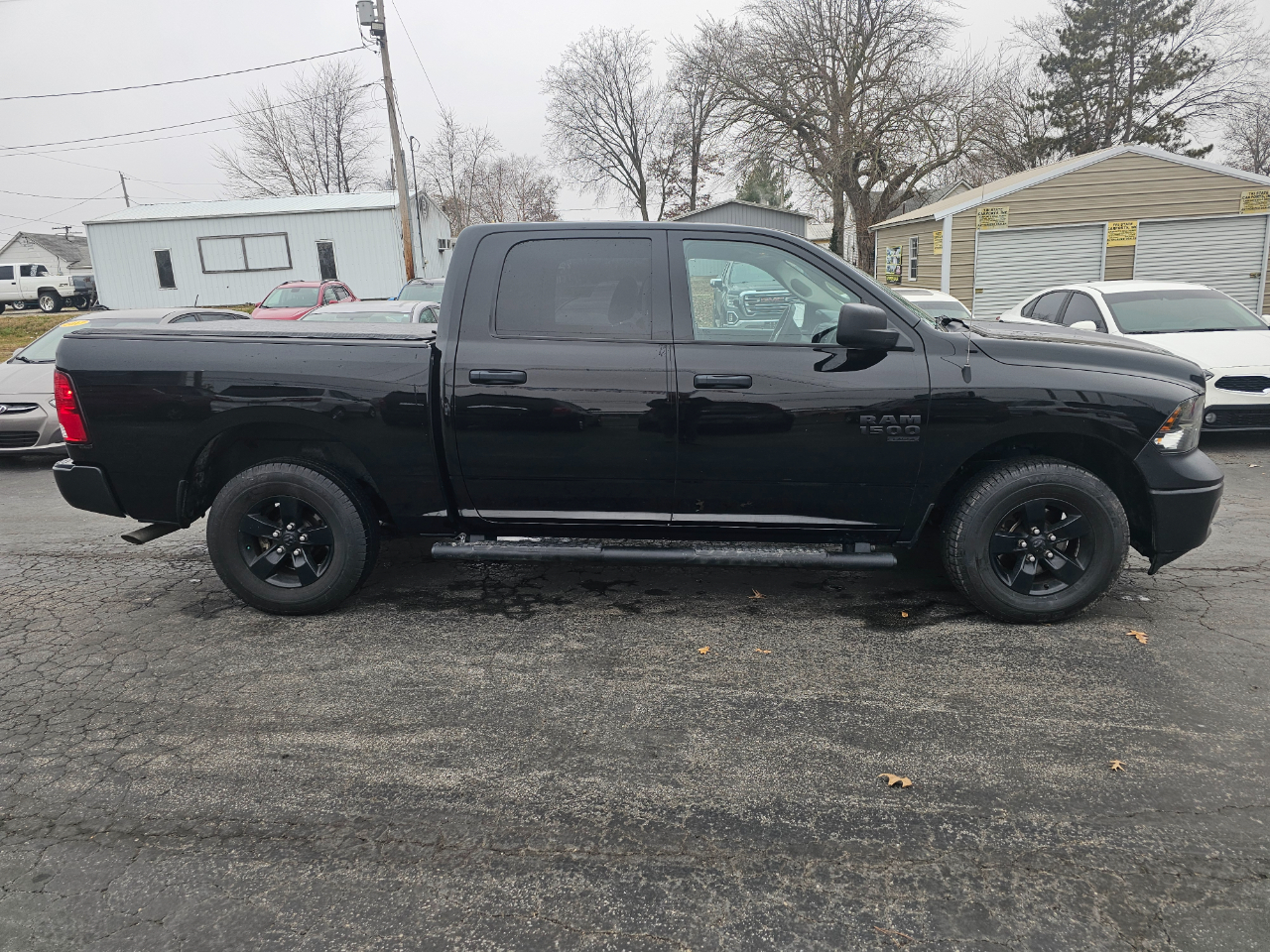 RAM 1500 Classic Tradesman 4x4 Crew Cab 5'7" Box 2021