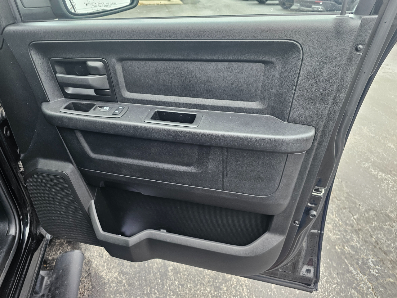 RAM 1500 Classic Tradesman 4x4 Crew Cab 5'7" Box 2021