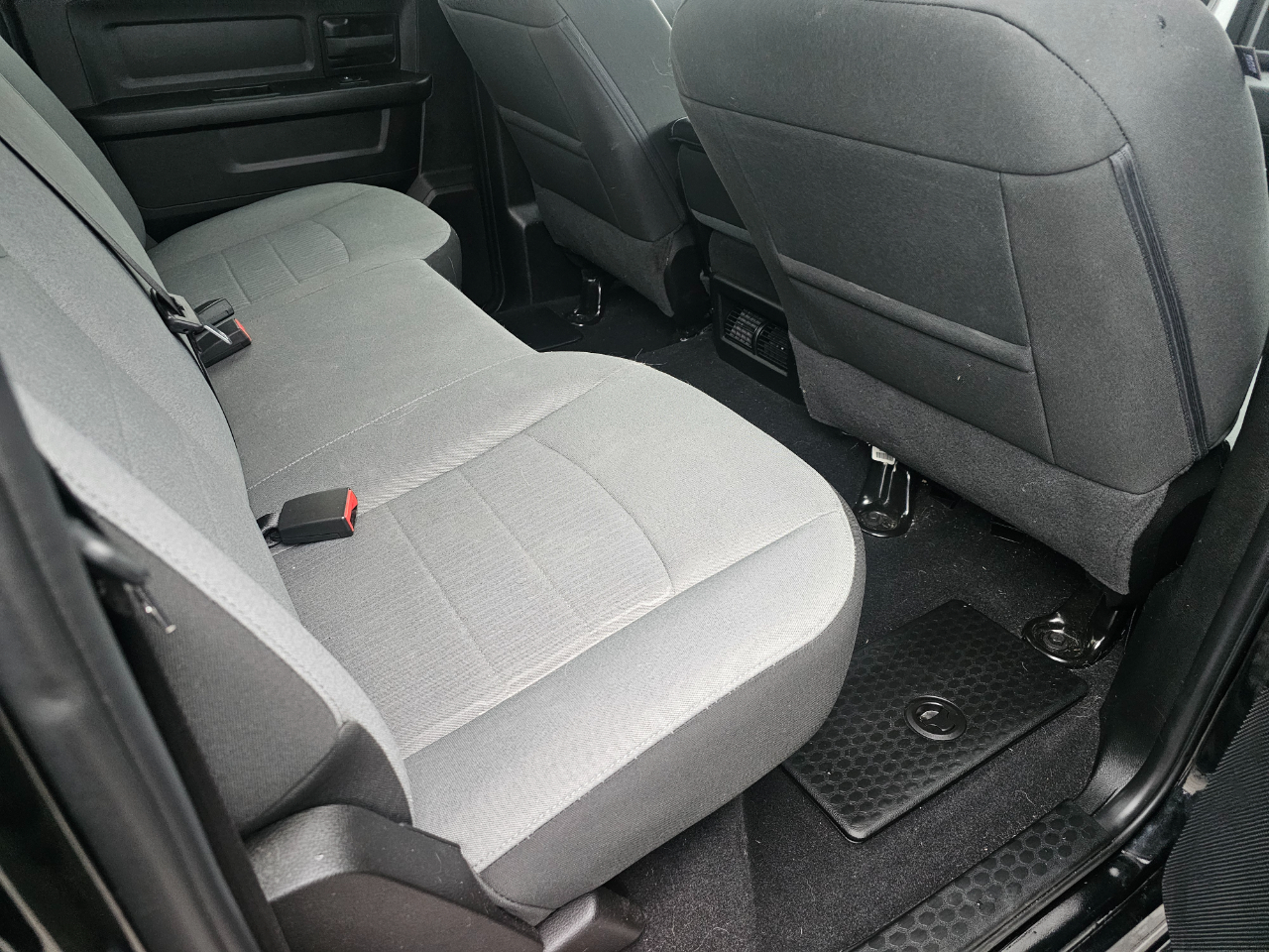 RAM 1500 Classic Tradesman 4x4 Crew Cab 5'7" Box 2021