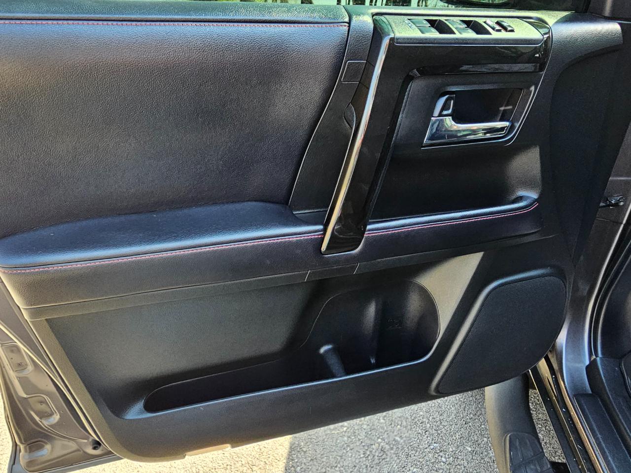 Toyota 4Runner TRD Off Road Premium 4WD (Natl) 2018