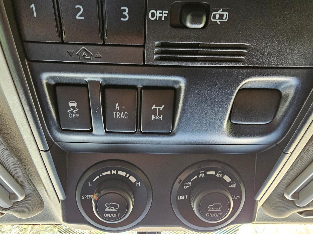 Toyota 4Runner TRD Off Road Premium 4WD (Natl) 2018