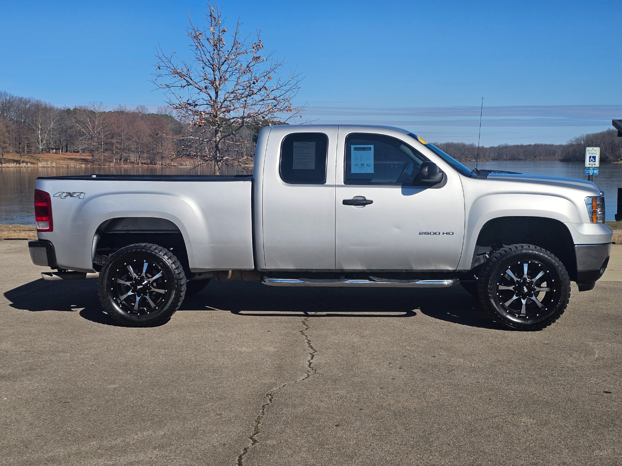 GMC Sierra 2500HD 4WD Ext Cab 144.2" Work Truck 2012