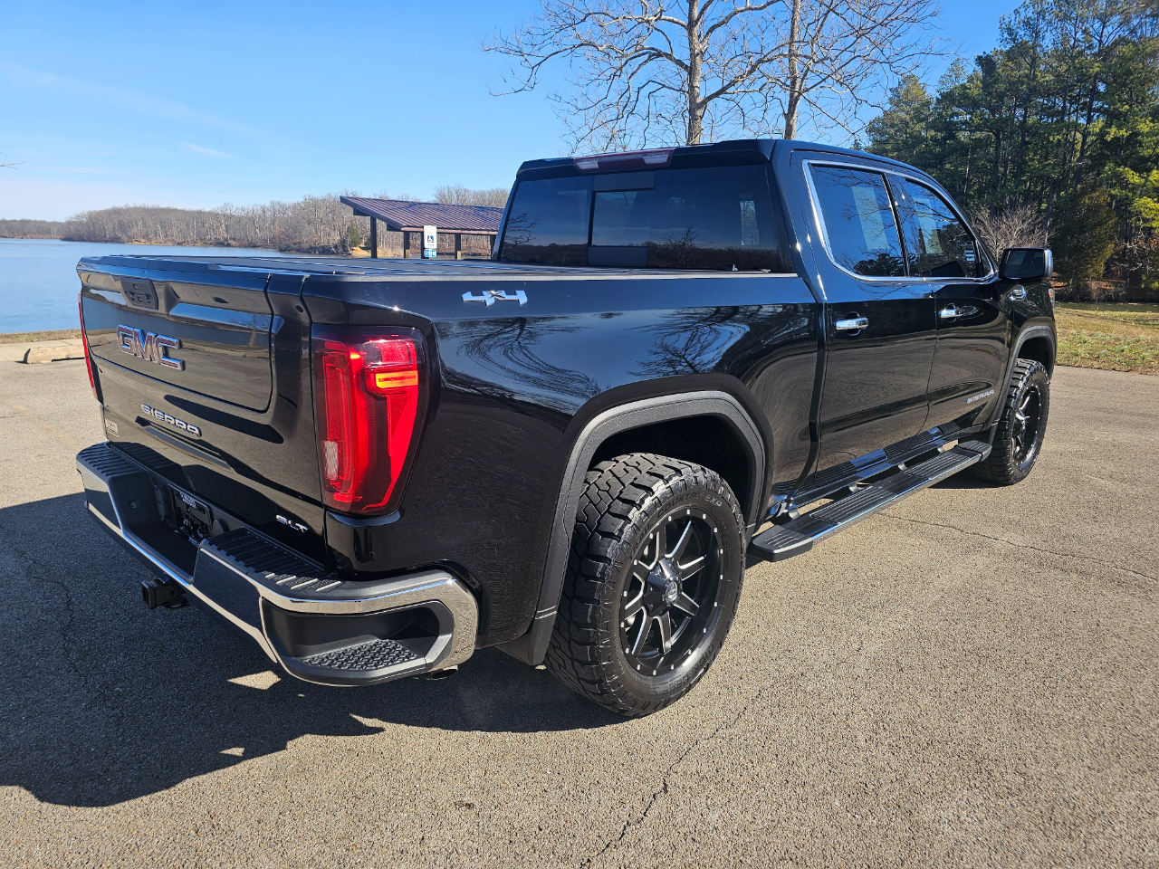 GMC Sierra 1500 4WD Crew Cab 147" SLT 2019